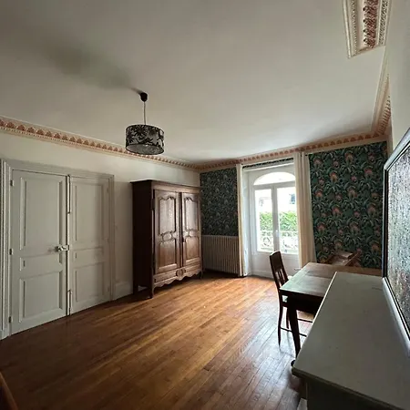 La Maison Des Chanoines Verdun-sur-Meuse